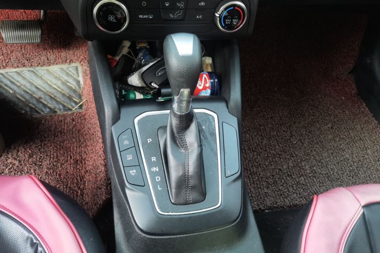 福特 福克斯 2020款 三厢 1.5L 自动锋跃型中控内饰18