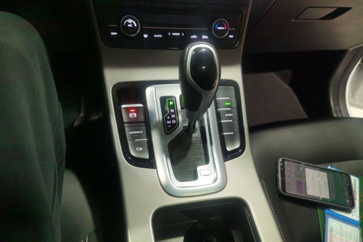 吉利汽车 帝豪GL 2018款 1.4T DCT精英智联型中控内饰18