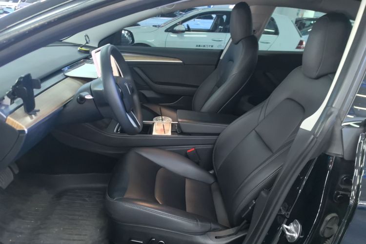 特斯拉 Model 3 2022款 后轮驱动版中控内饰19