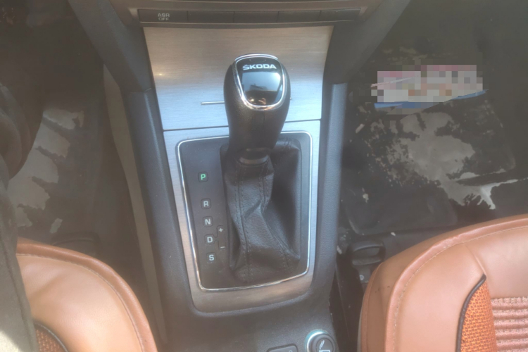 斯柯达 明锐 2015款 经典款 1.6L 自动逸杰版中控内饰18