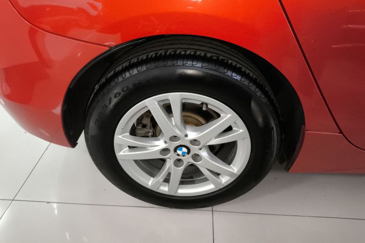 宝马2系旅行车 2016款 218i 领先型车身外观56