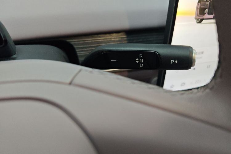 乐道L60 2024款 60kWh 后驱版中控内饰18