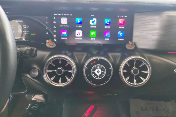 坦克300 2021款 越野版 2.0T 征服者中控内饰16