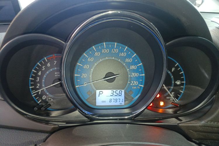 丰田 YARiS L 致炫 2015款 1.5E 自动魅动版中控内饰14