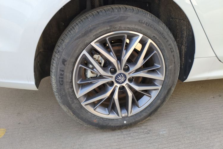 比亚迪 秦PLUS 2024款 荣耀版 DM-i 120KM卓越型车身外观6008