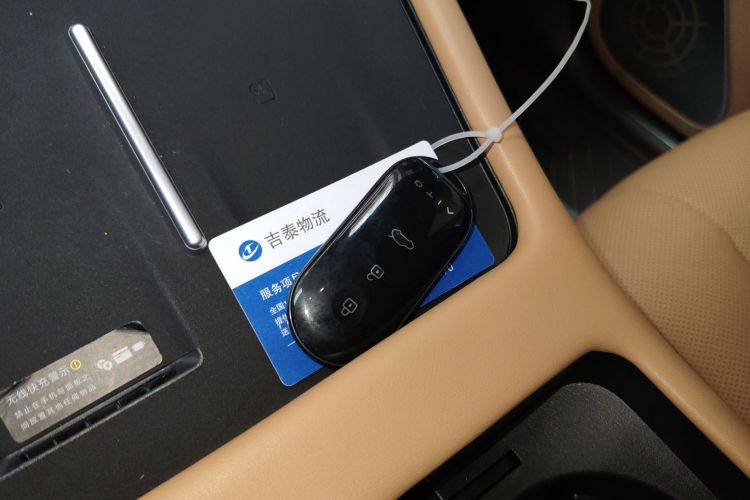 鸿蒙智行 问界M7 2024款 1.5T 智驾四驱Pro版 6座中控内饰11