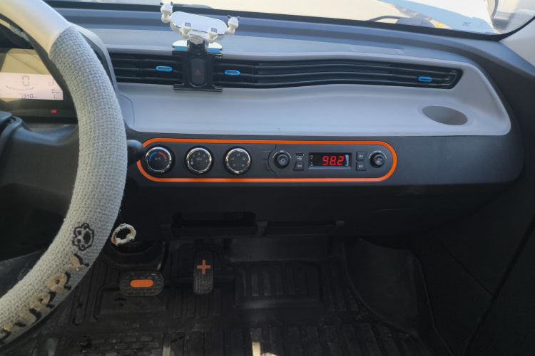 五菱汽车 宏光MINIEV 2022款 轻松款 磷酸铁锂中控内饰16