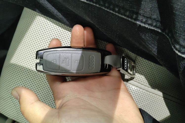 奥迪A6L 2019款 55 TFSI quattro 尊享致雅型中控内饰7001