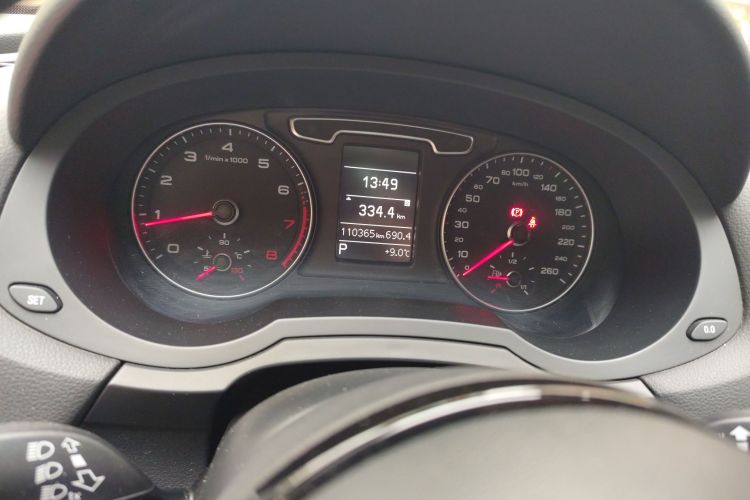 奥迪Q3 2015款 35 TFSI 进取型中控内饰14