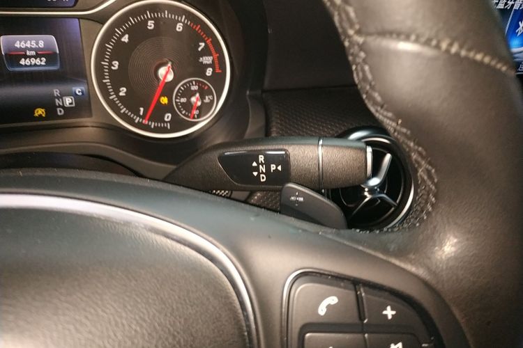 奔驰A级(进口) 2018款 A 200 动感型局部细节18