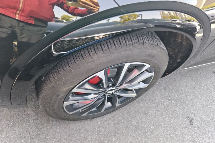 凯迪拉克XT5 2025款 2.0T 尊贵型车身外观6007