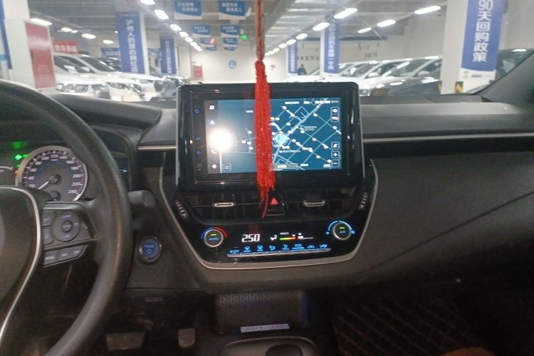 丰田 雷凌 2022款 双擎 1.8H E-CVT运动版中控内饰16