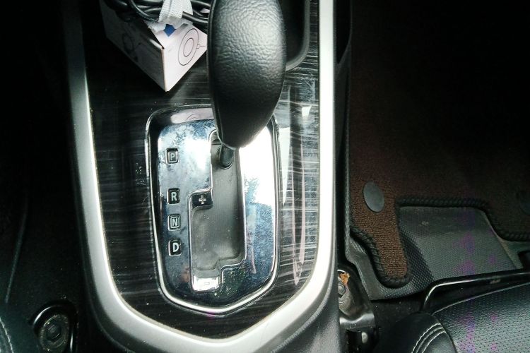 日产 途达 2020款 2.5L XV 4WD 自动四驱旗舰版中控内饰18