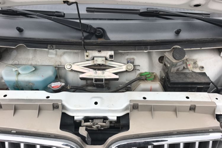 金杯 新海狮X30L 2021款 1.5L商务中央空调版客车国VI SWC15M机舱底盘24