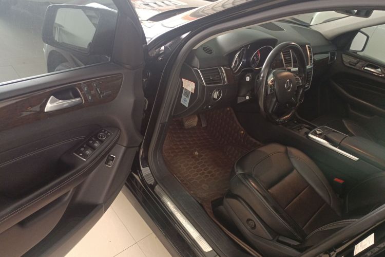 奔驰M级 2014款 ML 350 CDI 4MATIC中控内饰20