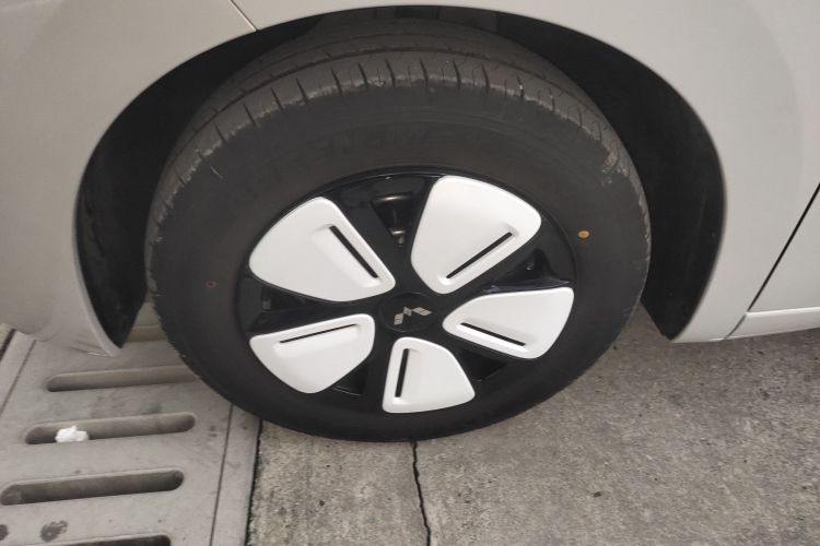 五菱汽车 宏光MINIEV 2025款 四门版 臻享款车身外观6007