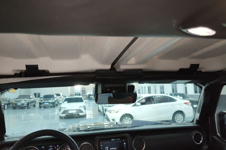 Jeep 牧马人 2021款 2.0T 80周年纪念版中控内饰22