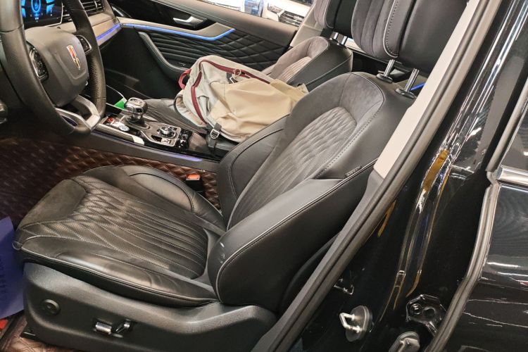 红旗HS5 2022款 改款 2.0T 智联旗享版中控内饰19