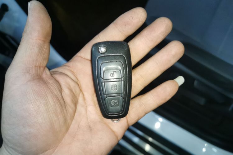 福特 翼虎 2017款 EcoBoost 180 两驱精翼型中控内饰11