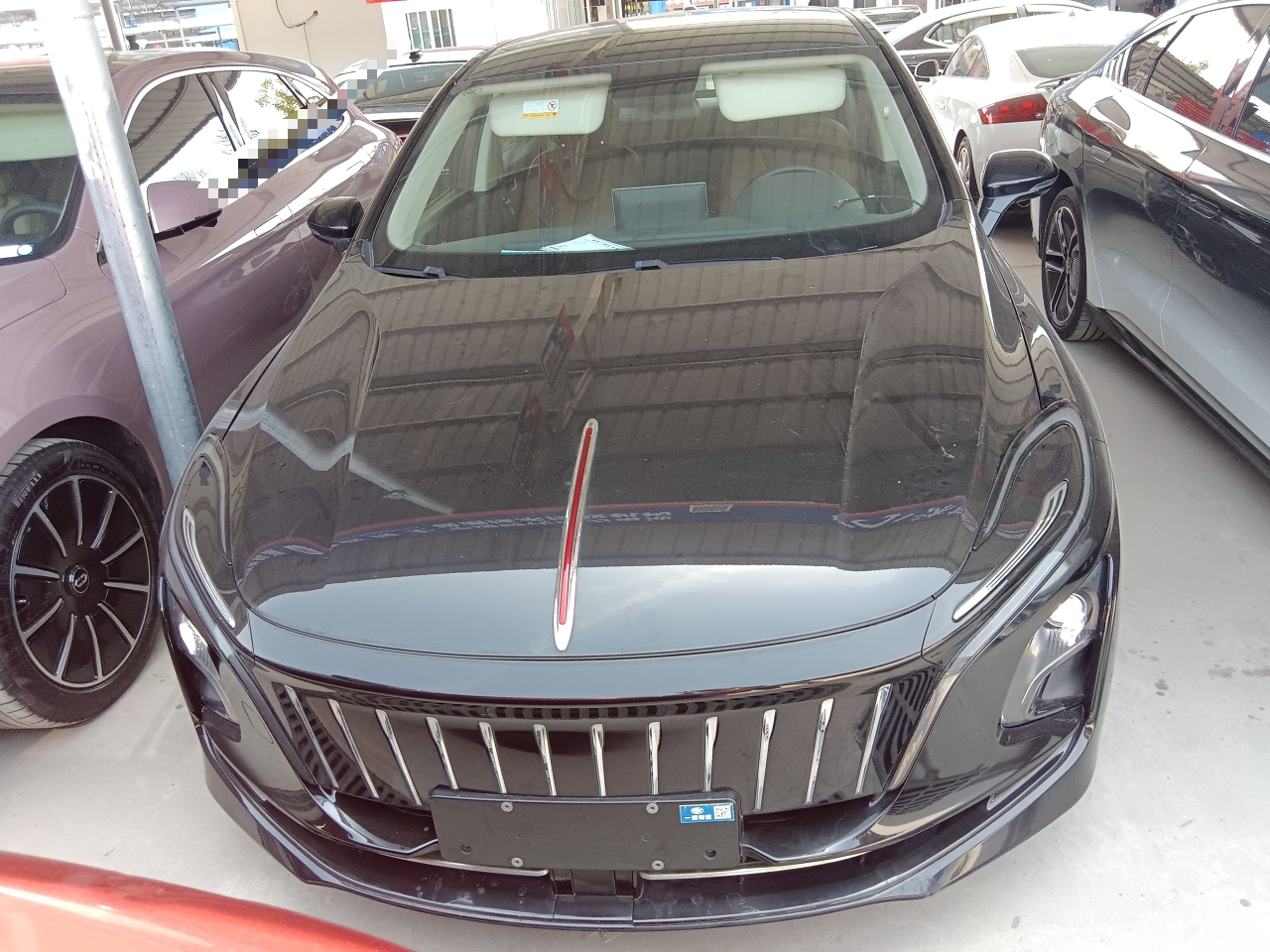 红旗E-QM5 2021款 充电 T3版 4座