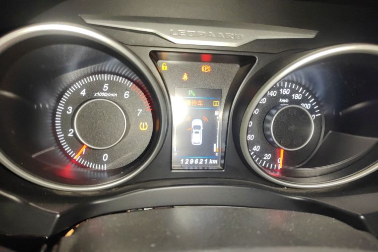 猎豹汽车 猎豹CS10 2016款 2.0T 手动卓越型中控内饰14