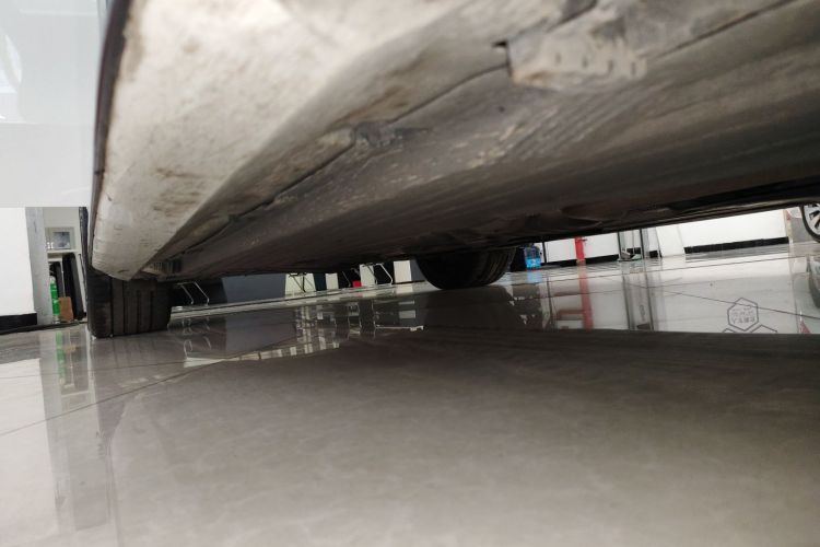 奔驰C级 2023款 C 260 L 皓夜运动版局部细节9001