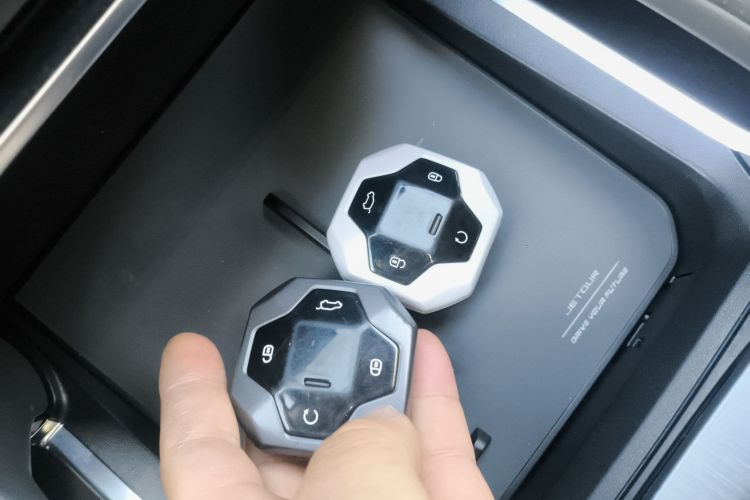 捷途旅行者 2023款 2.0T 四驱穿越PRO中控内饰7001