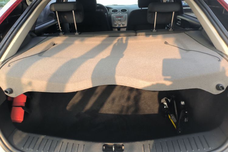 福特 福克斯 2013款 两厢经典 1.8L 自动基本型机舱底盘23