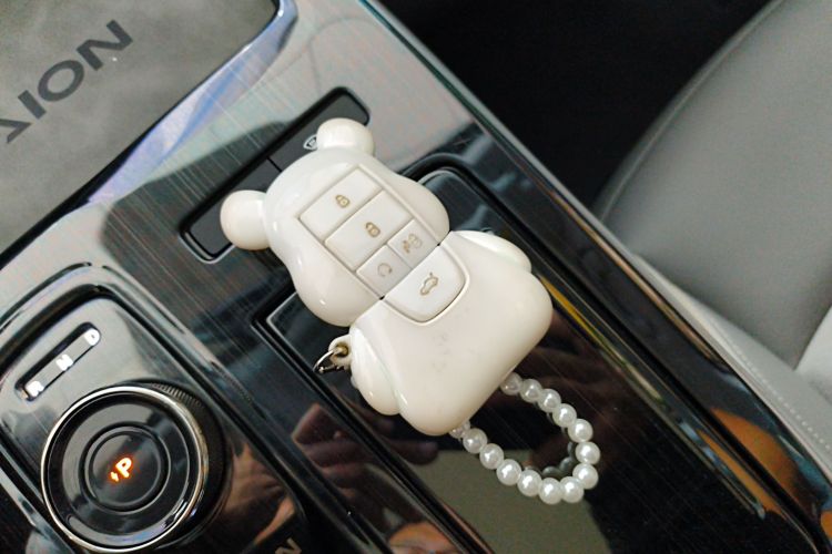 埃安 AION S Plus 2021款 70 智领版中控内饰11