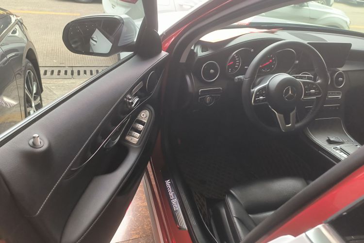 奔驰C级 2019款 C 260 L 运动版中控内饰20