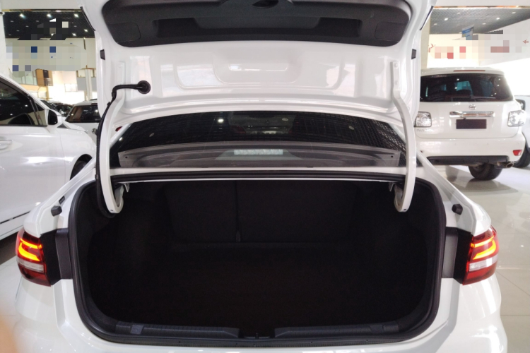 大众 朗逸 2023款 1.5L 自动得逸版机舱底盘23