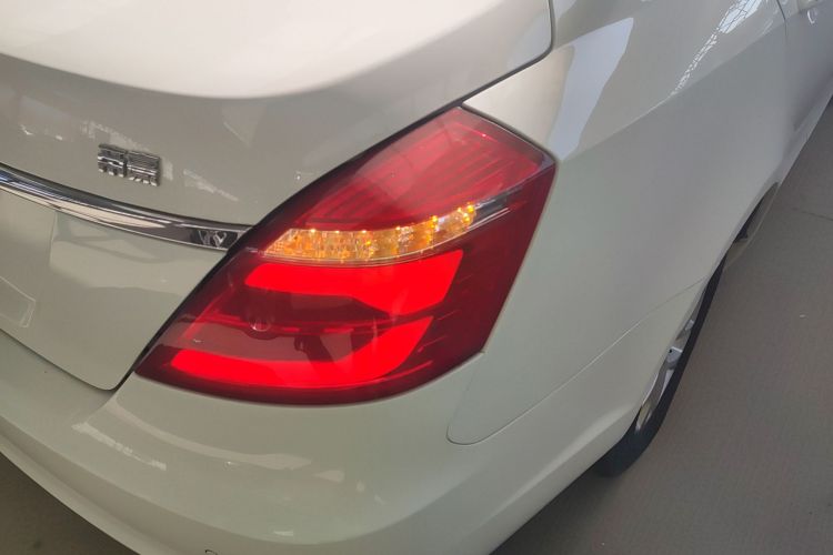 吉利汽车 帝豪 2017款 三厢百万款 1.5L 手动豪华型车身外观9