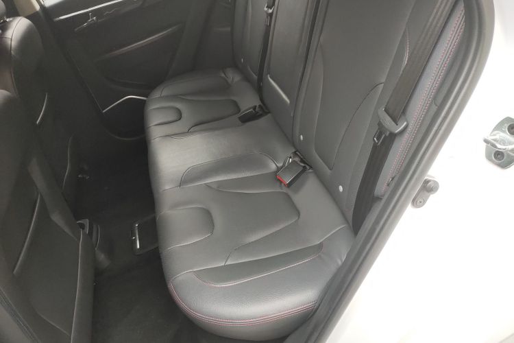 江汽集团 江淮iEV7S 2019款 豪华智尊型精装版中控内饰7003