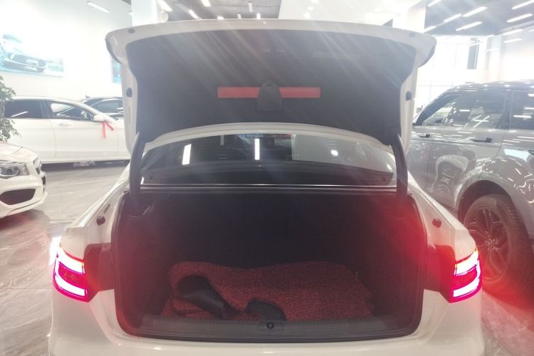 奥迪A4L 2017款 Plus 40 TFSI 进取型局部细节23