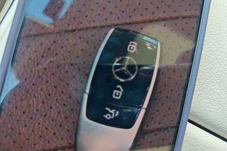 奔驰E级 2017款 E 300 L 豪华型中控内饰7001