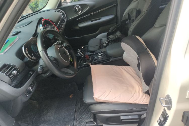 MINI Clubman 2023款 1.5T 白衬衫特别版中控内饰19