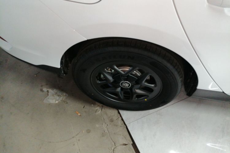 比亚迪 秦PLUS 2025款 DM-i 智驾版 55KM领先型车身外观6008