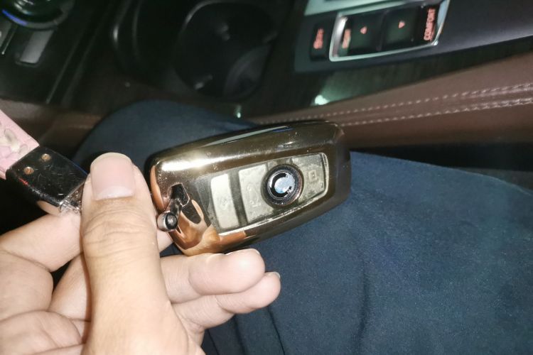 宝马5系 2014款 525Li 豪华设计套装中控内饰11