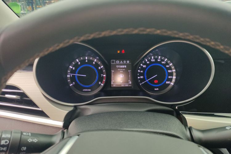 长安 逸动 2018款 1.6L GDI 手动领尚型中控内饰14