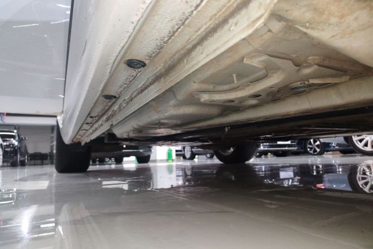 别克 君威 2020款 552T 精英型机舱底盘29