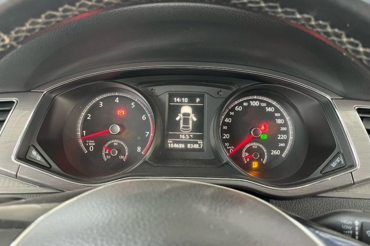 大众 帕萨特 2017款 330TSI DSG尊荣版中控内饰14