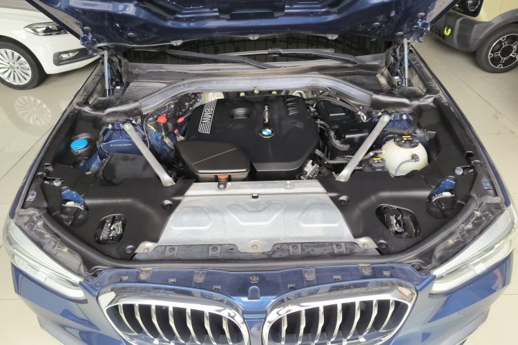 宝马X3 2020款 xDrive28i 豪华套装机舱底盘24