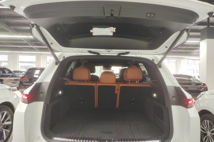 理想汽车 理想L7 2023款 Air机舱底盘23