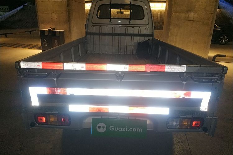 五菱汽车 五菱之光小卡 2023款 1.5L 单排LAR车身外观6