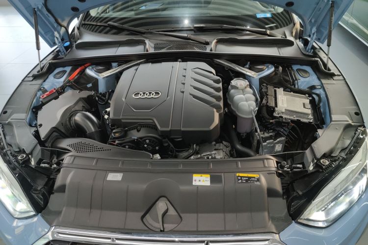 奥迪A5 2024款 Sportback 40 TFSI 时尚动感型机舱底盘24