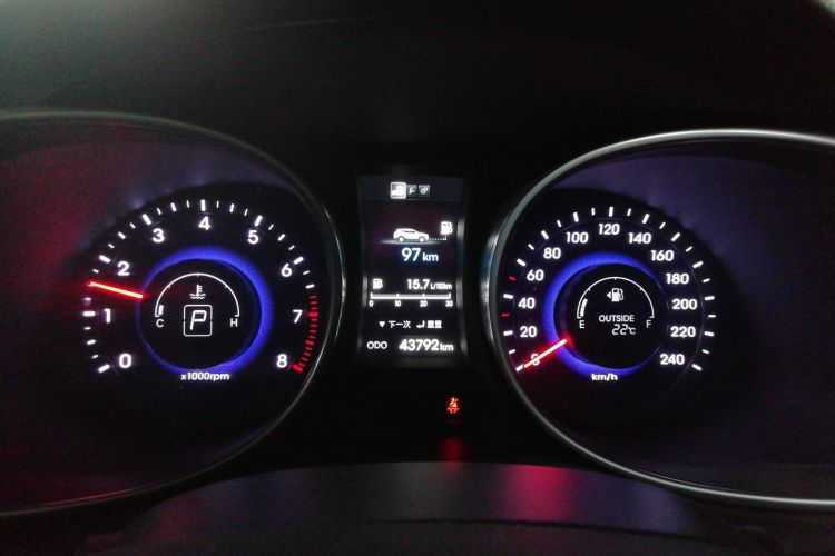 现代 胜达 2015款 2.0T 自动四驱智能型 5座局部细节14