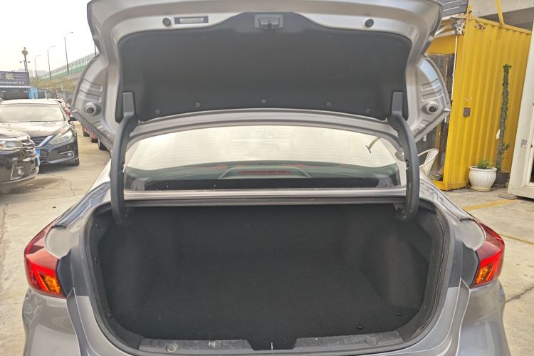 长安 逸动 2020款 PLUS 蓝鲸NE 1.4T GDI DCT旗舰型机舱底盘23