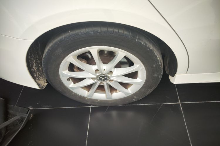 奔驰A级 2021款 A 200 L 运动轿车时尚型车身外观6003