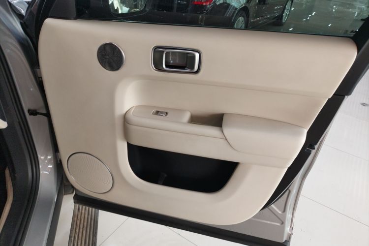 理想汽车 理想L9 2022款 Max中控内饰7005