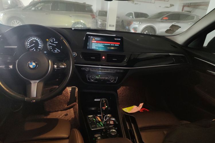 宝马1系 2020款 120i M运动套装中控内饰16